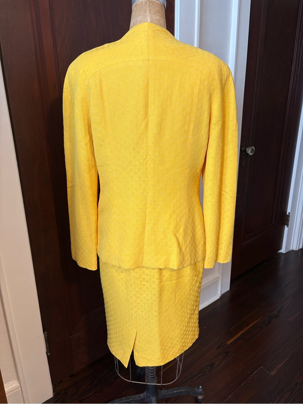 Vintage Dior Women's Yellow Tailored Jacket and Skirt Set - Picture 5 of 13